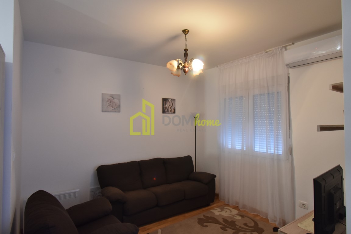 Jednosoban stan 38m2, Blok 9